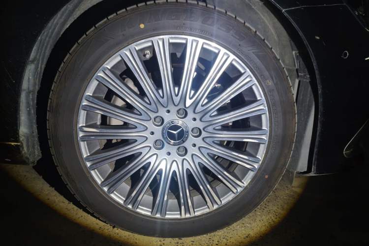 Used Mercedes-Benz E-Class 2021 Facelift E 300 L Stylish Edition Right Front Wheel Hub
