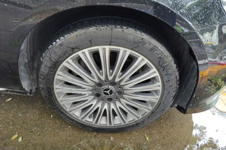 Used Mercedes-Benz E-Class 2021 E 300 L Stylish Model Right Front Wheel Hub