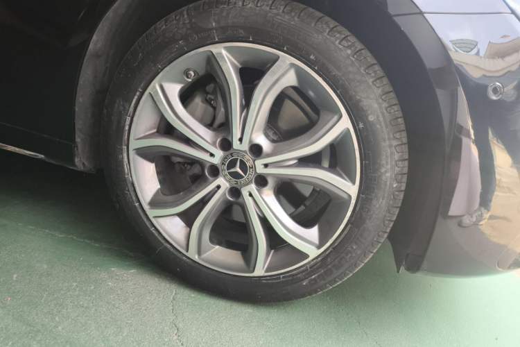 Used Mercedes-Benz E-Class 2021 E 300 L Sporty and Stylish Model Right Front Wheel Hub