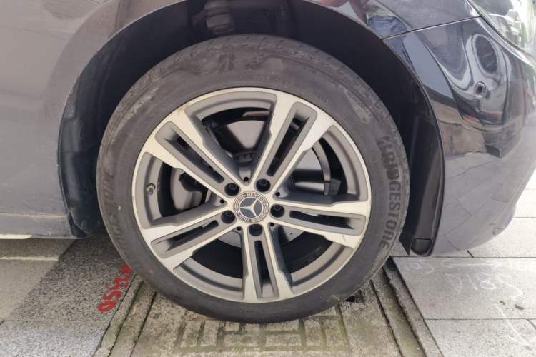 Used Mercedes-Benz E-Class 2021 Facelift E 260 L Sport Edition Right Front Wheel Hub