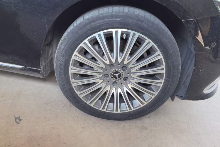 Used Mercedes-Benz E-Class 2021 E 300 L Stylish Model Right Front Wheel Hub