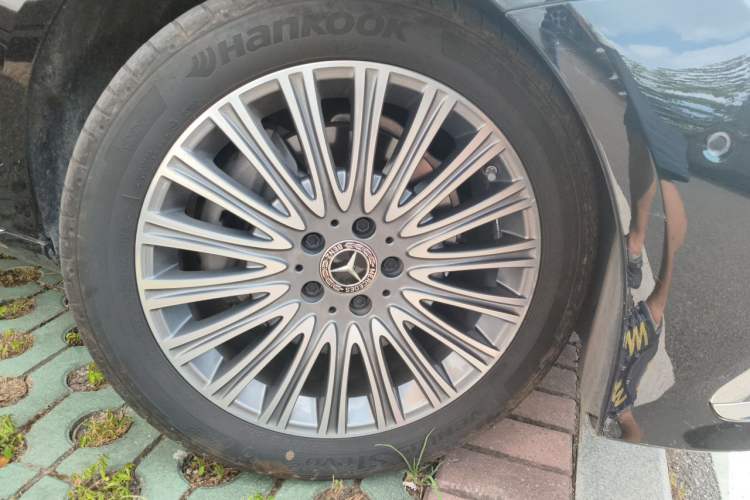 Used Mercedes-Benz E-Class 2021 Facelift E 300 L Stylish Edition Right Front Wheel Hub