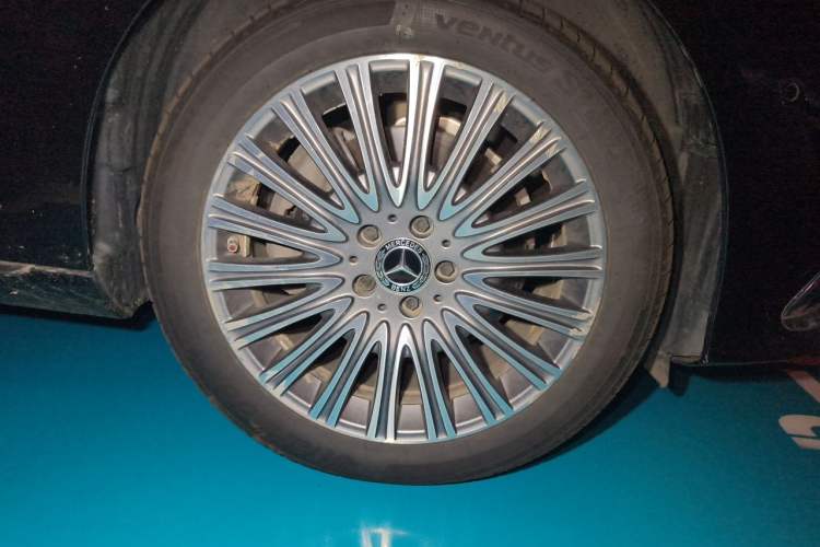 Used Mercedes-Benz E-Class 2021 Facelift E 300 L Stylish Edition Right Front Wheel Hub