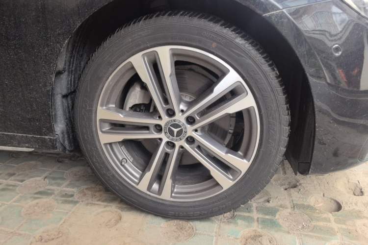Used Mercedes-Benz E-Class 2021 Facelift E 260 L Sport Edition Right Front Wheel Hub