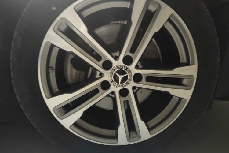 Used Mercedes-Benz E-Class 2021 Facelift E 260 L Sport Edition Right Front Wheel Hub