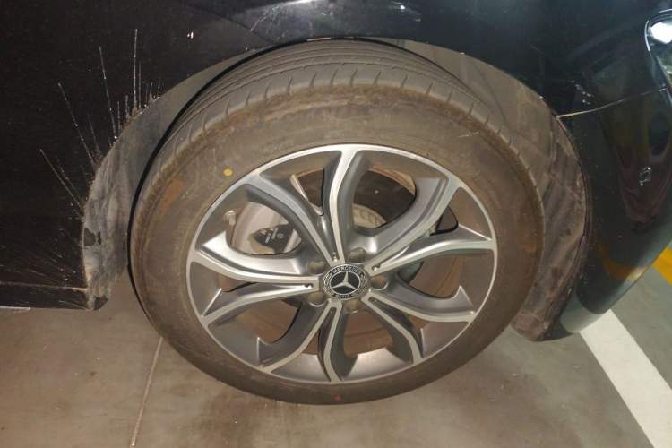 Used Mercedes-Benz E-Class 2021 E 300 L Sport Luxury Edition Right Front Wheel Hub