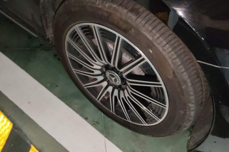 Used Mercedes-Benz E-Class 2021 E 300 L Sporty and Stylish Model Right Front Wheel Hub
