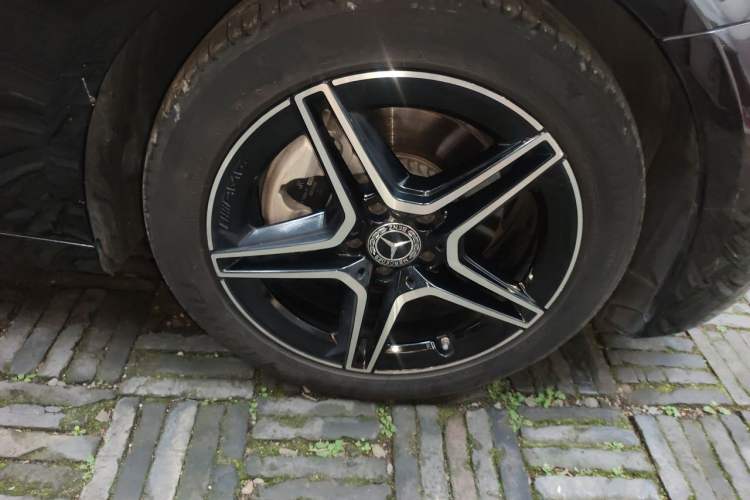 Used Mercedes-Benz E-Class 2021 Updated E 260 Fashion Sport Edition Right Front Wheel Hub