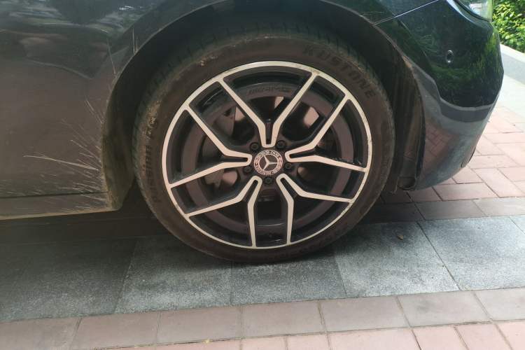 Used Mercedes-Benz E-Class 2021 Restyled E 300 Sport Edition Right Front Wheel Hub