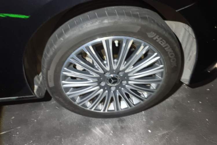 Used Mercedes-Benz E-Class 2021 Facelifted E 300 L Prestige Edition Right Front Wheel Hub