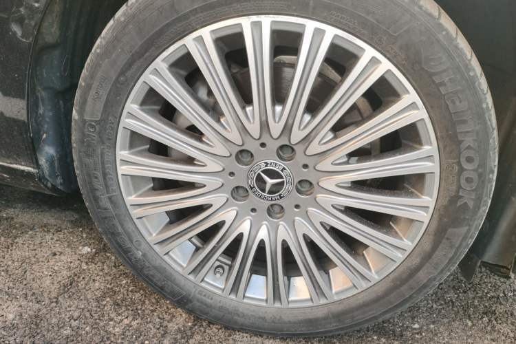 Used Mercedes-Benz E-Class 2021 Facelift E 300 L Stylish Edition Right Front Wheel Hub
