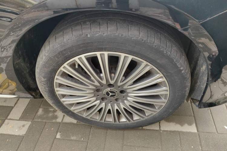 Used Mercedes-Benz E-Class 2021 Facelift E 300 L Stylish Edition Right Front Wheel Hub