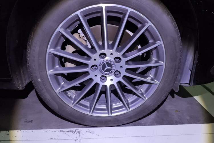 Used Mercedes-Benz E-Class 2021 E 260 L Sport Edition Right Front Wheel Hub