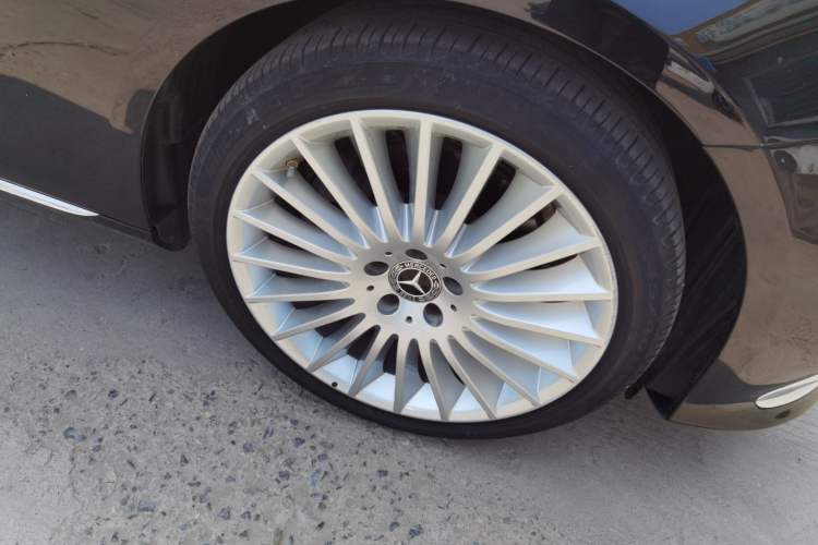 Used Mercedes-Benz E-Class 2021 Facelift E 300 L Stylish Edition Right Front Wheel Hub