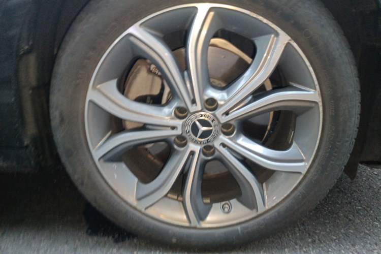 Used Mercedes-Benz E-Class 2021 Restyled E 300 L Sporty and Stylish Edition Right Front Wheel Hub