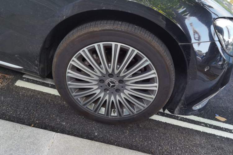 Used Mercedes-Benz E-Class 2021 Facelift E 300 L Stylish Edition Right Front Wheel Hub