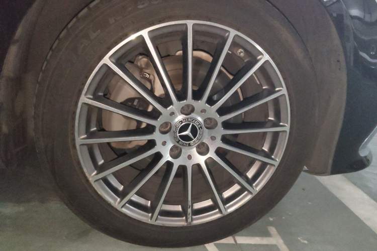 Used Mercedes-Benz E-Class 2021 Facelift E 260 L Right Front Wheel Hub