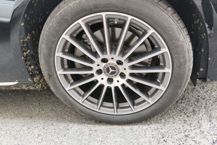 Used Mercedes-Benz E-Class 2021 Facelift E 260 L Sport 4MATIC Right Front Wheel Hub