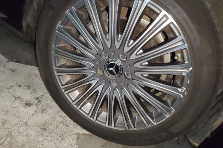 Used Mercedes-Benz E-Class 2021 Restyled E 300 L Luxury Edition Right Front Wheel Hub