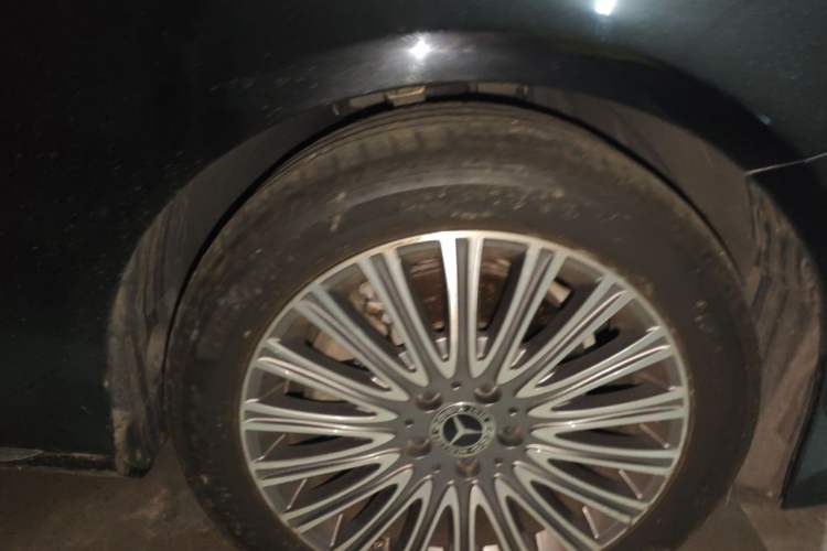 Used Mercedes-Benz E-Class 2021 E 300 L Premium Edition Right Front Wheel Hub