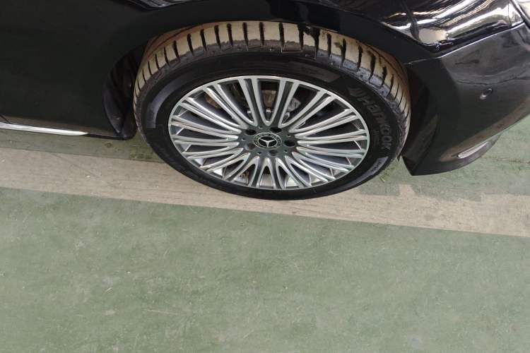 Used Mercedes-Benz E-Class 2021 E 300 L Stylish Model Right Front Wheel Hub