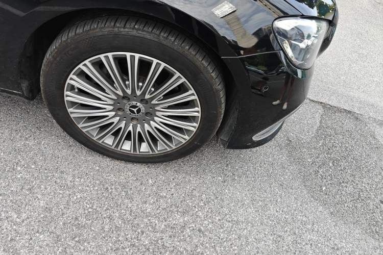 Used Mercedes-Benz E-Class 2021 Facelift E 300 L Stylish Edition Right Front Wheel Hub