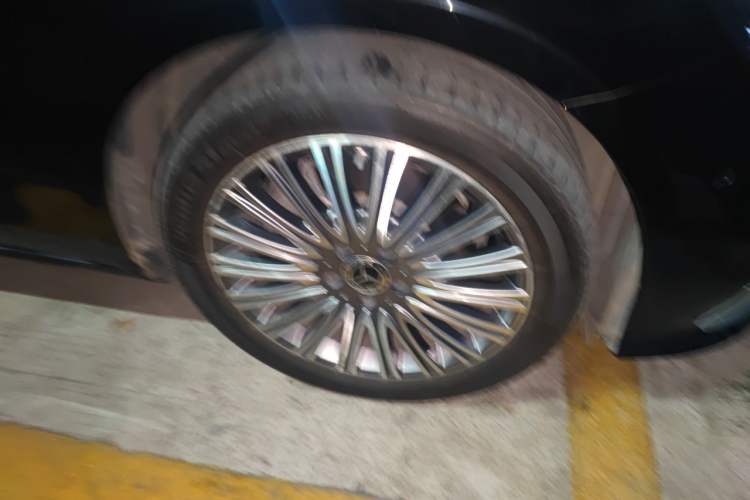 Used Mercedes-Benz E-Class 2021 Facelift E 300 L Stylish Edition Right Front Wheel Hub