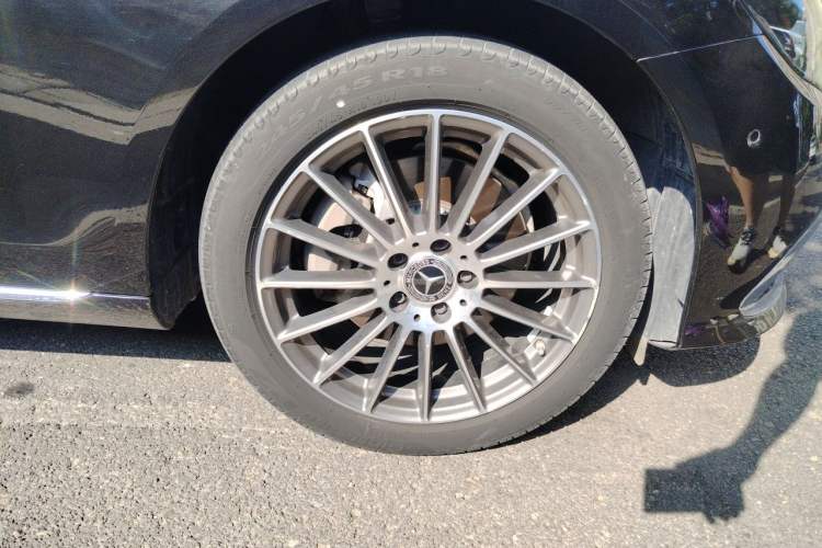 Used Mercedes-Benz E-Class 2021 Facelift E 260 L Right Front Wheel Hub