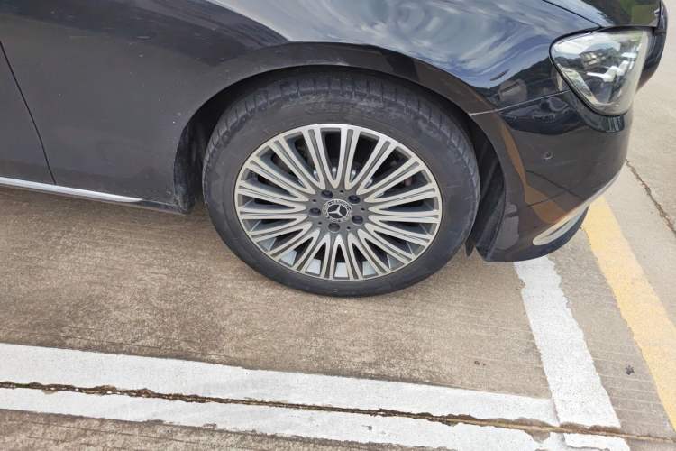Used Mercedes-Benz E-Class 2021 E 300 L Stylish Model Right Front Wheel Hub