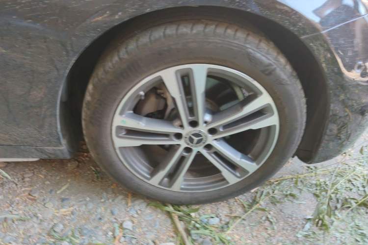 Used Mercedes-Benz E-Class 2021 Facelift E 260 L 4MATIC Right Front Wheel Hub