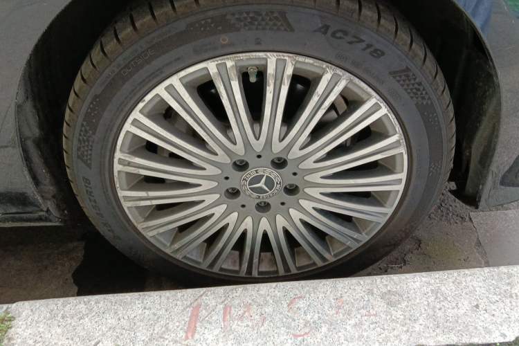 Used Mercedes-Benz E-Class 2021 E 300 L Stylish Model Right Front Wheel Hub