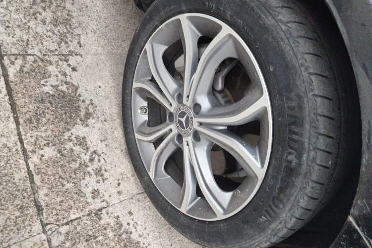 Used Mercedes-Benz E-Class 2021 E 300 L Sport Luxury Edition Right Front Wheel Hub
