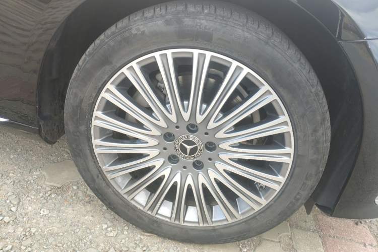 Used Mercedes-Benz E-Class 2021 Facelift E 300 L Stylish Edition Right Front Wheel Hub