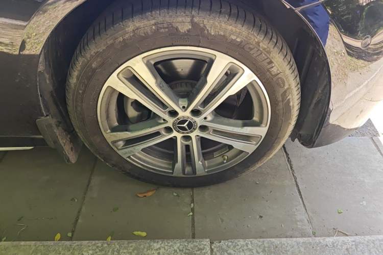 Used Mercedes-Benz E-Class 2021 Facelift E 260 L Sport Edition Right Front Wheel Hub