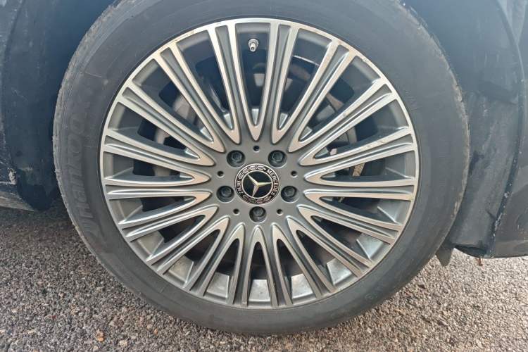 Used Mercedes-Benz E-Class 2021 E 300 L Luxury Model Right Front Wheel Hub