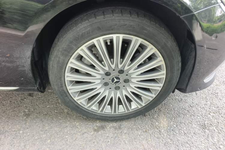 Used Mercedes-Benz E-Class 2021 E 300 L Luxury Model Right Front Wheel Hub