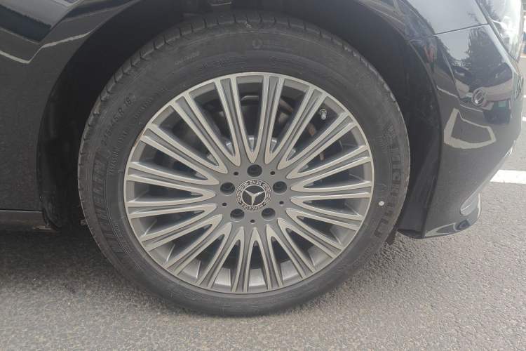 Used Mercedes-Benz E-Class 2021 E 300 L Sporty and Stylish Model Right Front Wheel Hub