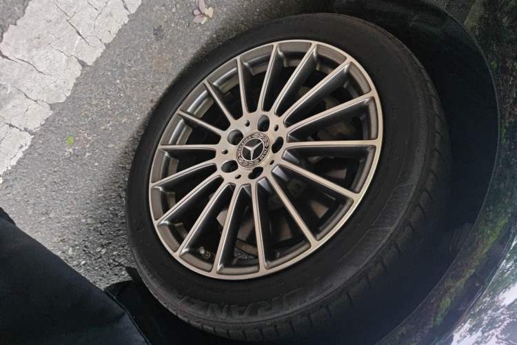 Used Mercedes-Benz E-Class 2021 E 260 L Right Front Wheel Hub