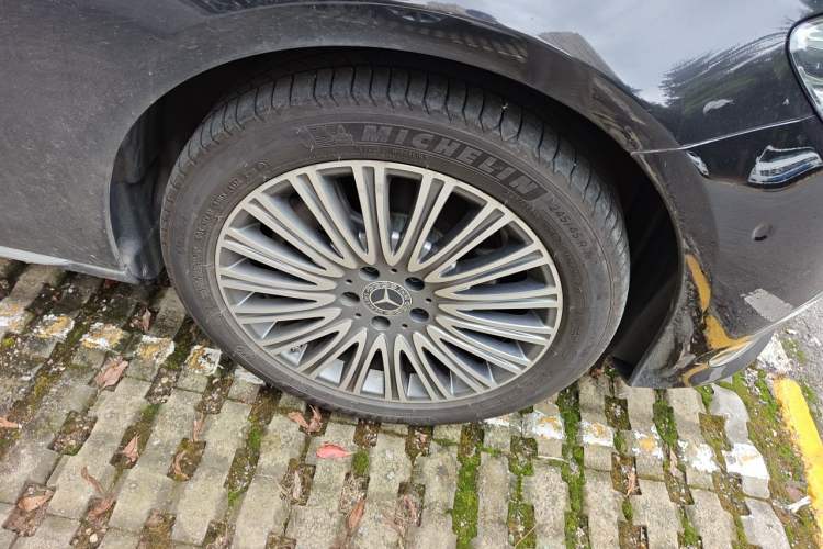Used Mercedes-Benz E-Class 2021 E 300 L Stylish Model Right Front Wheel Hub