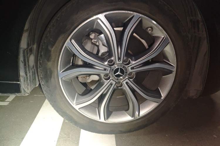 Used Mercedes-Benz E-Class 2021 Restyled E 300 L Sport Luxury Edition Right Front Wheel Hub