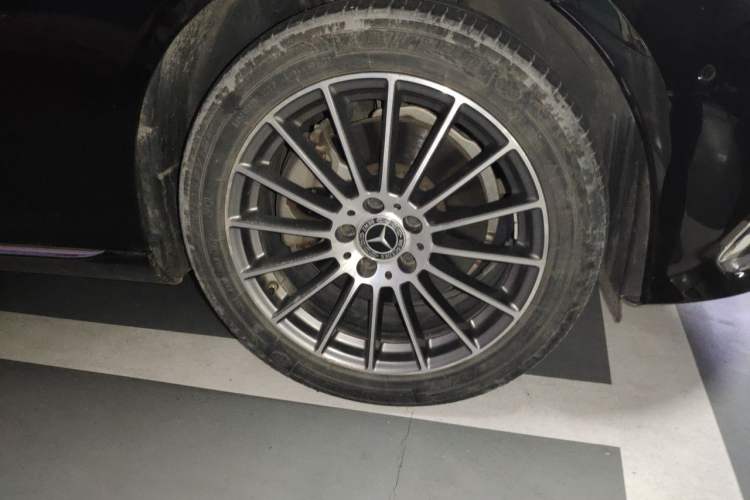 Used Mercedes-Benz E-Class 2021 E 260 L Right Front Wheel Hub