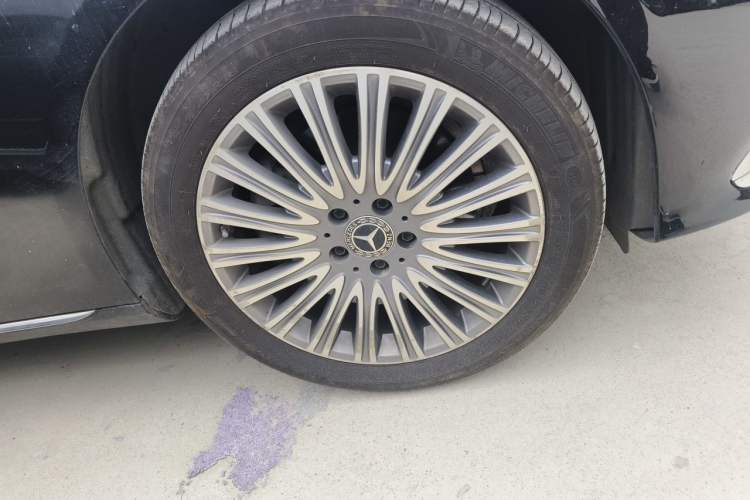Used Mercedes-Benz E-Class 2021 E 300 L Stylish Model Right Front Wheel Hub