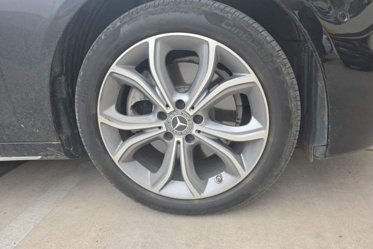Used Mercedes-Benz E-Class 2021 Restyled E 300 L Sporty and Stylish Edition Right Front Wheel Hub