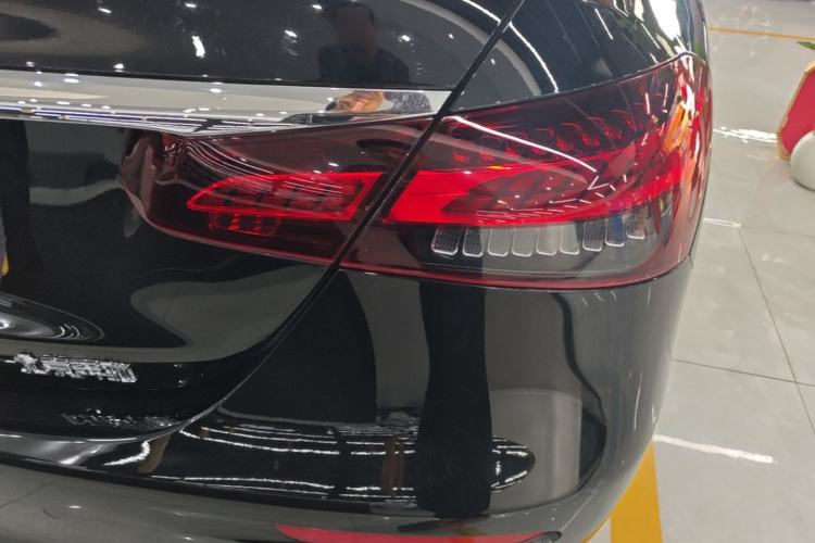 Used Mercedes-Benz E-Class 2021 Restyled E 300 L Sporty and Stylish Edition Right Rear Taillight