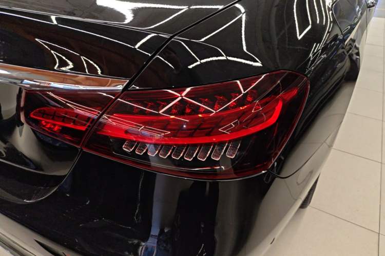 Used Mercedes-Benz E-Class 2021 Restyled E 300 L Luxury Edition Right Rear Taillight