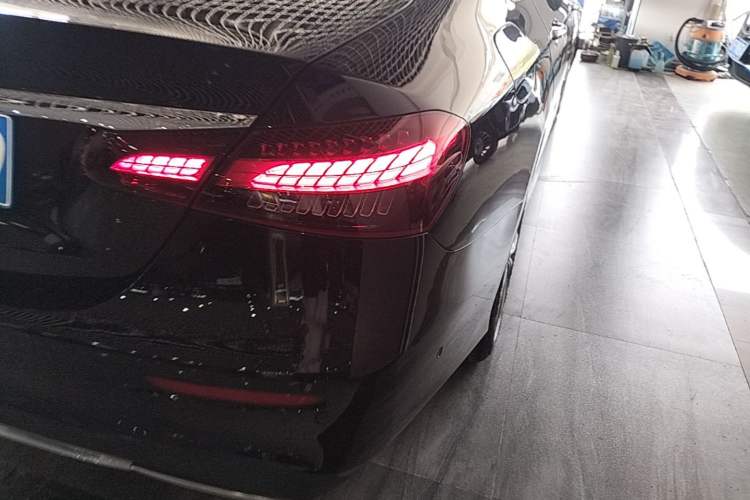 Used Mercedes-Benz E-Class 2021 E 300 L Sporty and Stylish Model Right Rear Taillight