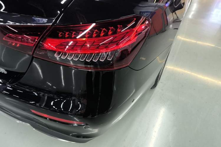 Used Mercedes-Benz E-Class 2021 E 300 L Sporty and Stylish Model Right Rear Taillight