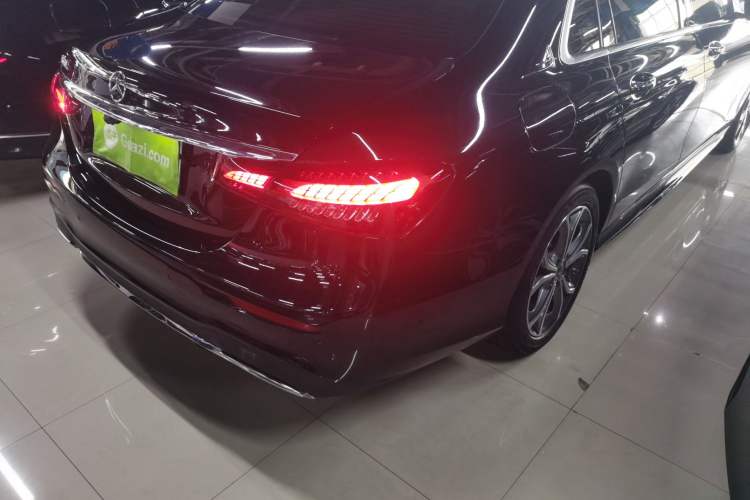 Used Mercedes-Benz E-Class 2021 E 300 L Sport Luxury Edition Right Rear Taillight