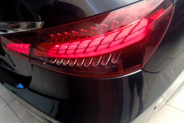 Used Mercedes-Benz E-Class 2021 Restyled E 300 L Sporty and Stylish Edition Right Rear Taillight