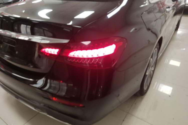 Used Mercedes-Benz E-Class 2021 Restyled E 300 L Sport Luxury Edition Right Rear Taillight